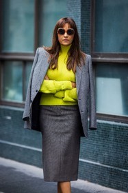 black and white, blazer, fluo green turtleneck, grey skirt, houndstooth print, houndstooth skirt, Laure Hériard-Dubreuil, midi skirt, orange sunglasses, oversize sunglasses, print, printed blazer, printed skirt, skirt, sunglasses, turtleneck, fashion week, frenchystyle, FW, jonathan paciullo, street style, PFW, PARIS, SPRING SUMMER 2022, SS 22, vertical, atmosphere details