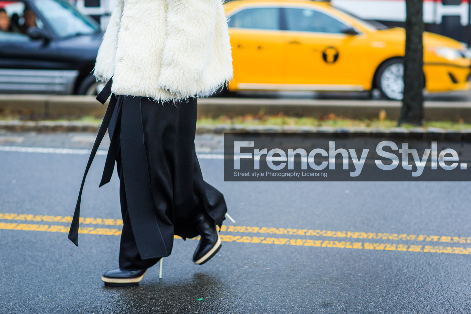 atmosphere details, AUTUMN WINTER 2016-2017, AW 16-17, black boots, black skirt, caban, detail, fashion week, frenchystyle, fur coat, fur jacket, FW, FW 16-17, high heels, horizontal, jonathan paciullo, leather boots, long skirt, NEW YORK, NYFW, silk skirt, street style, white coat, white fur, white jacket, woman