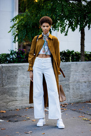 brown trench, camel trench, crop top, denim, flare pants, floral print, floral scarf, flower print, jean, printed scarf, scarf, sneakers, trench, white crop top, white denim, white jean, white sneakers, fashion week, frenchystyle, FW, jonathan paciullo, street style, PFW, PARIS, SPRING SUMMER 2022, SS 22, vertical, full length, model