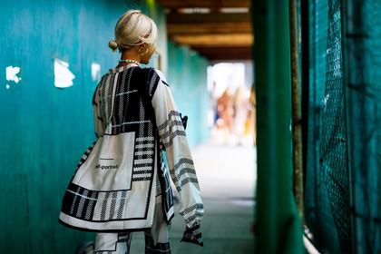 beige shirt, checked, graphic jacket, graphic shirt, necklace, plaid, printed jacket, printed shirt, trousers, vanessa hong, street style, jonathan paciullo, FW, frenchystyle, fashion week, NYFW, NEW YORK, SPRING SUMMER 2019, SS 19, atmosphere details, horizontal, detail