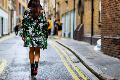 atmosphere details, black boots, christian louboutin, detail, fashion week, floral, flower, frenchystyle, FW, green bag, green coat, green jacket, high heels, horizontal, jonathan paciullo, leather boots, LFW, LONDON, printed coat, printed jacket, SPRING SUMMER 2017, SS 17, street style, tamara kalinic, woman