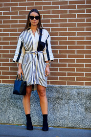 alice & j.s, black and white, black bag, black shoes, fashion week, frenchystyle, full length, FW, graphic dress, graphic shirt, high heels, jonathan paciullo, leather bag, leather shoes, MFW, MILAN, printed dress, printed shirt, shirt dress, SPRING SUMMER 2018, SS 18, street style, sunglasses, vertical