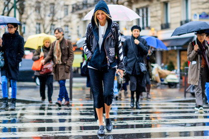 atmosphere details, AUTUMN WINTER 2017-2018, AW 17-18, black jacket, black pants, black perfecto, black shoes, black sweater, FALL WINTER 2017-2018, fashion week, frenchystyle, full length, FW, FW 17-18, hoodie, horizontal, jonathan paciullo, leather jacket, leather perfecto, leather shoes, off white, PARIS, PFW, sarah rutson, street style, trousers, white t shirt