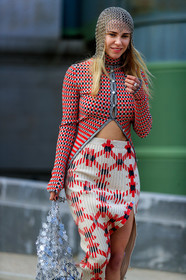 courtney trop, graphic skirt, graphic sweater, hood, leather bag, metallic bag, paco rabanne, printed skirt, printed sweater, red sweater, silver bag, white skirt, PARIS, PFW, street style, jonathan paciullo, FW, frenchystyle, fashion week, AUTUMN WINTER 2019-2020, AW 19-20, FALL WINTER 2019-2020, FW 19-20, vertical, atmosphere details, detail