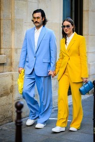 couple matching, blue suit, yellow suit, pilot sunglasses, moustache, dandy style, flared pants, yellow bag, blue mini handbag, young emperors, fashion week, frenchystyle, FW, jonathan paciullo, street style, AUTUMN WINTER 2022-2023, FALL WINTER 2022_2023, FW 22-23, PFW, PARIS, vertical, full length