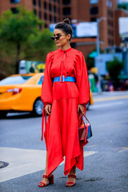 blue belt, camila coelho, graphic bag, high heels, leather bag, leather shoes, multicolor bag, printed bag, red dress, red shoes, sunglasses, turquoise, fashion week, frenchystyle, FW, jonathan paciullo, street style, NYFW, NEW YORK, SPRING SUMMER 2019, SS 19, vertical, full length