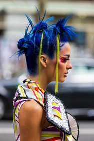 blue hair, bun, closeup, color, detail, dress, eyeliner, hairstyle, makeup, printed dress, Sita Abellan, street style, jonathan paciullo, FW, frenchystyle, fashion week, PFW, PARIS, SPRING SUMMER 2022, SS 22, vertical, atmosphere details