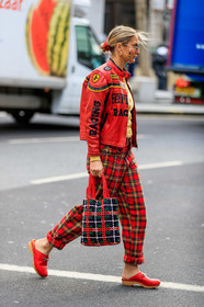 red leather jacket, red pants, red leather shoes, red leather slippers, clogs, gucci shoes, gucci clogs, checked pants, plaid pants, pearls bag, motard bombers, letter embroidered jacket, letter printed jacket, pearl strap sunglasses, multicolor bag, multicolor strap sunglasses, red bag, pink bag, navy blue bag, green bag, checked bag, hand bag, fashion week, frenchystyle, FW, jonathan paciullo, street style, LFW, LONDON, AUTUMN WINTER 2020-2021, FALL WINTER 2020-2021, FW 20-21, vertical, full length