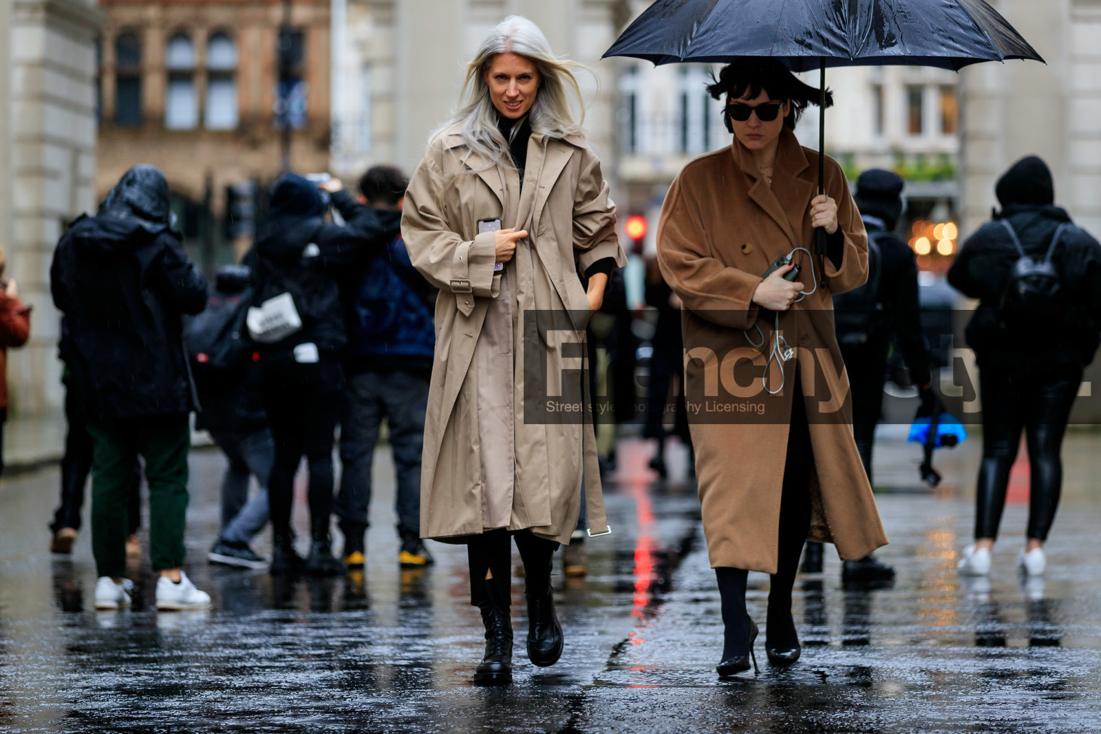 sarah harris, beige coat, beige trench coat, layered jacket, layered trenchcoat, fashion week, frenchystyle, FW, jonathan paciullo, street style, LFW, LONDON, AUTUMN WINTER 2020-2021, FALL WINTER 2020-2021, FW 20-21, horizontal, atmosphere details, full length