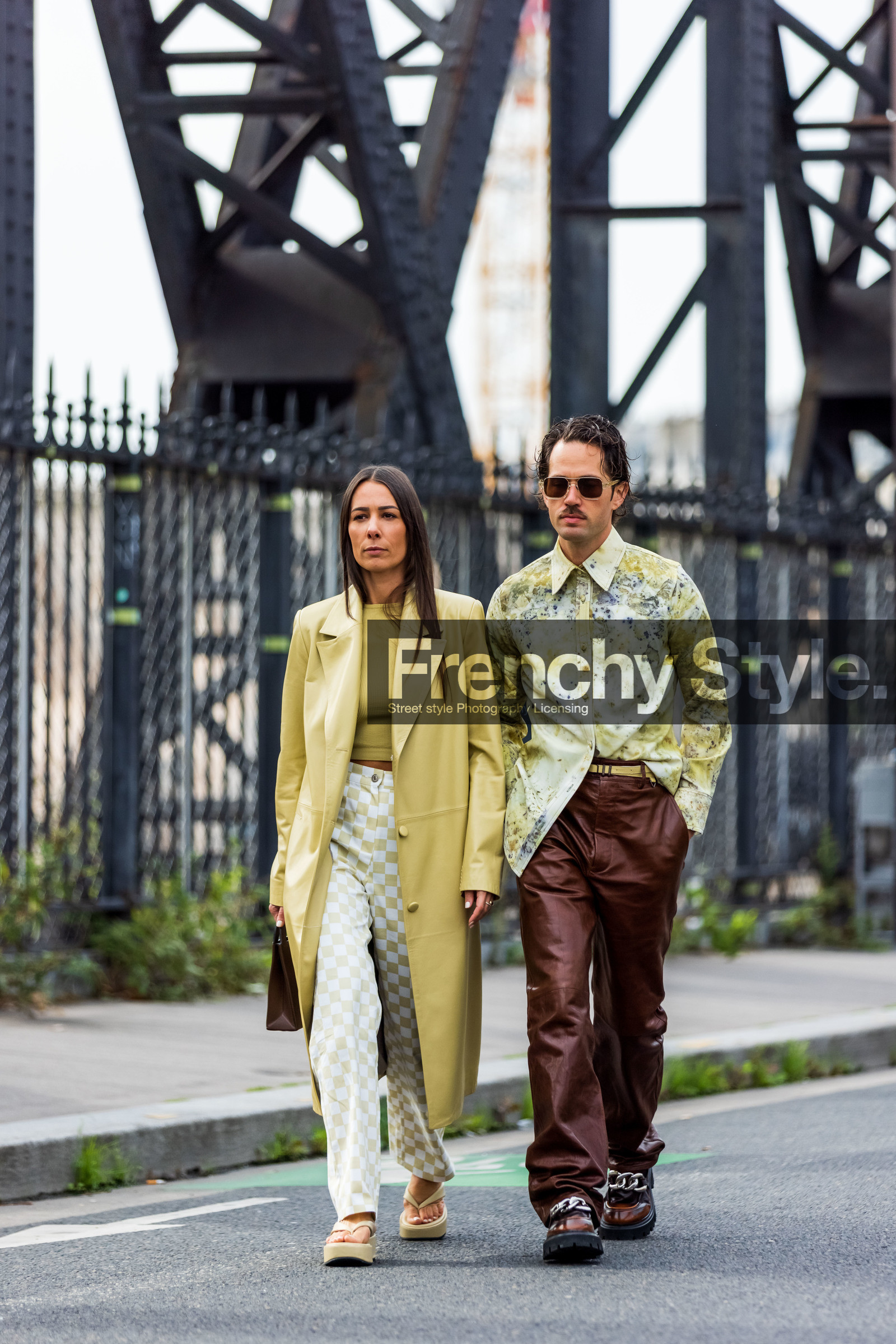 bag, black sunglasses, crossbody bag, dress, earrings, fluffly bag, gold bracelet, gold earrings, Julie Sergent Ferreri, khaki dress, longchamp bag, ring, strap, sunglasses, watch, fashion week, frenchystyle, FW, jonathan paciullo, street style, PFW, PARIS, SPRING SUMMER 2022, SS 22, vertical, full length