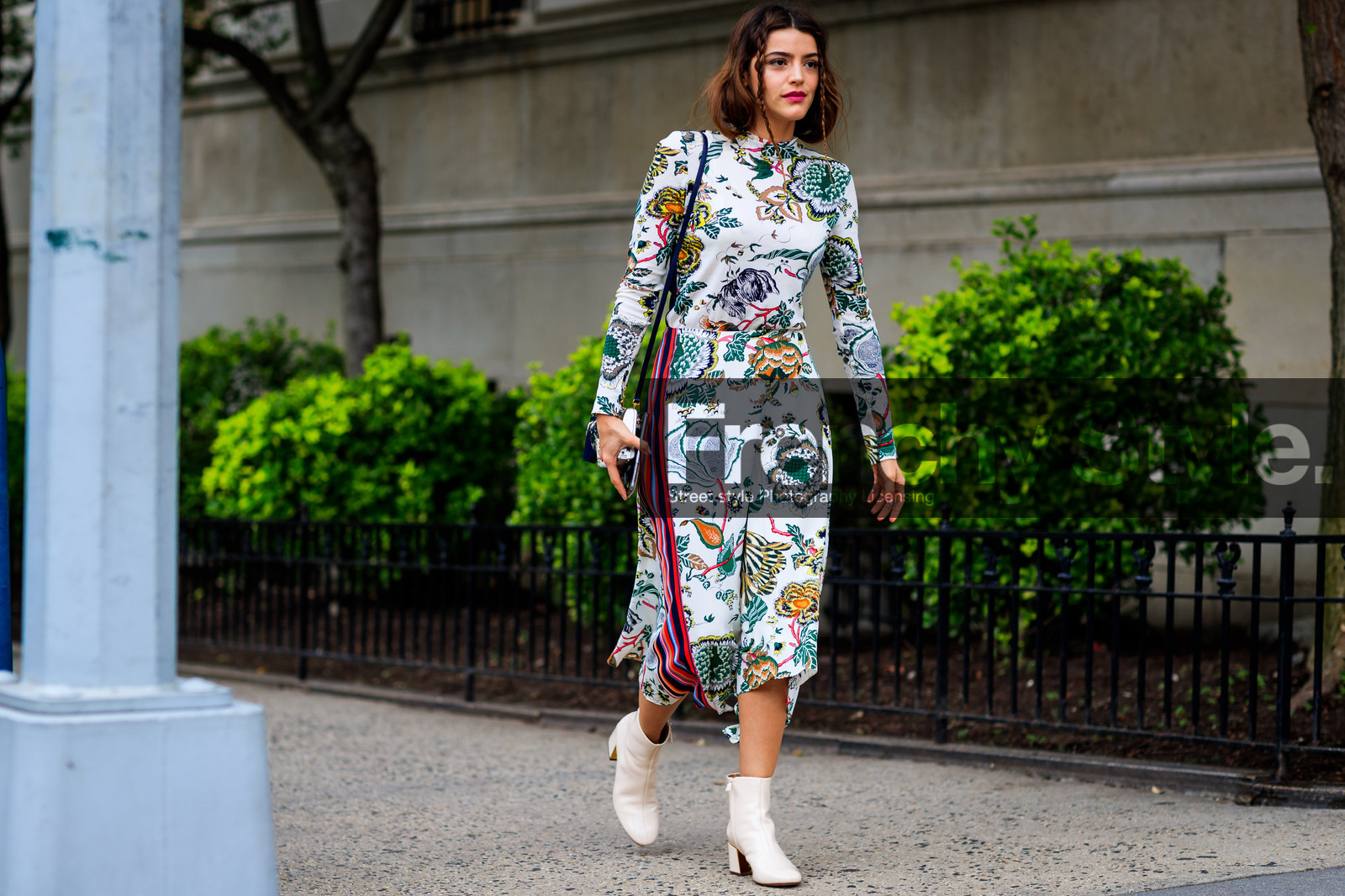 braids, floral, flowers, graphic dress, high heels, leather bag, leather shoes, printed dress, white boots, white dress, fashion week, frenchystyle, FW, jonathan paciullo, street style, NYFW, NEW YORK, SPRING SUMMER 2019, SS 19, atmosphere details, horizontal, full length