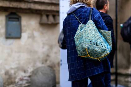blue bag, blue jacket, checked, céline, graphic bag, graphic jacket, leather bag, plaid, printed bag, printed jacket, fashion week, frenchystyle, FW, jonathan paciullo, street style, MFW, MILAN, AUTUMN WINTER 2018-2019, FALL WINTER 2018-2019, FW 18-19, horizontal, atmosphere details