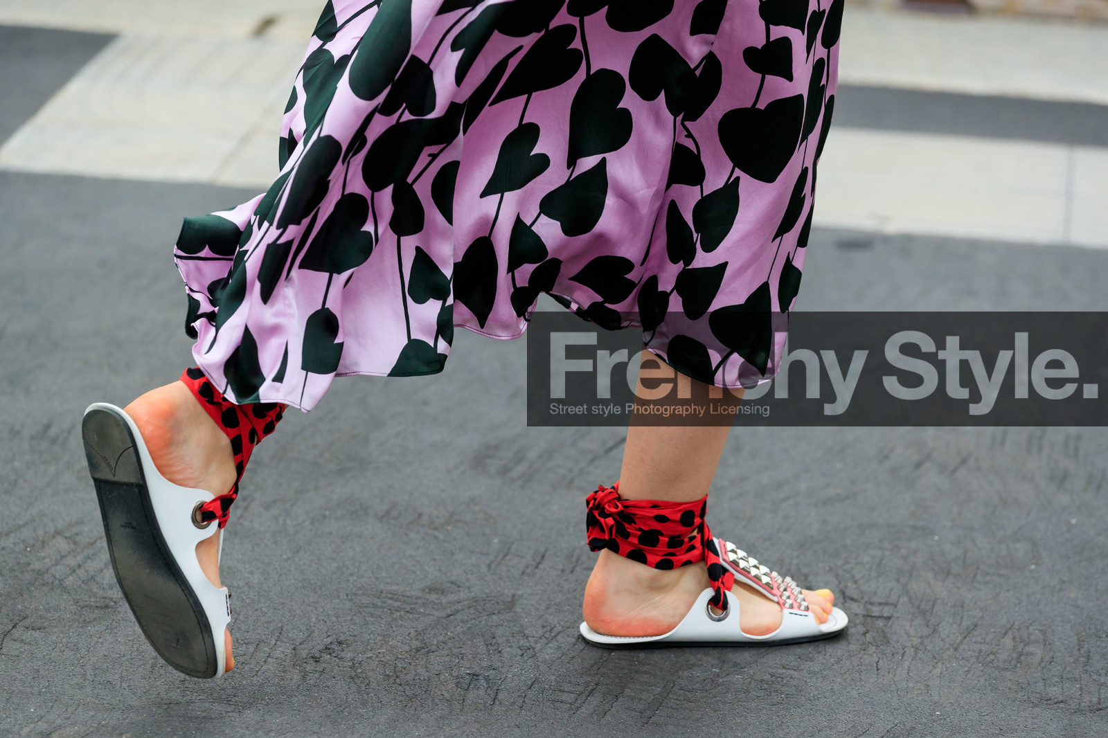 chloe hill, prada sandals, flat sandals, red sandals, white leather sandals, studs sandals, multi straps sandals, long dress, lilac dress, floral printed dress, mid long sleeves dress, high collar dress, fashion week, frenchystyle, FW, jonathan paciullo, street style, MFW, MILAN, SPRING SUMMER 2020, SS 20