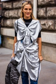 black t-shirt, bow, denim, dress, grey dress, jean, t-shirt, silver dress, street style, jonathan paciullo, FW, frenchystyle, fashion week, PFW, PARIS, SPRING SUMMER 2022, SS 22, vertical, atmosphere details