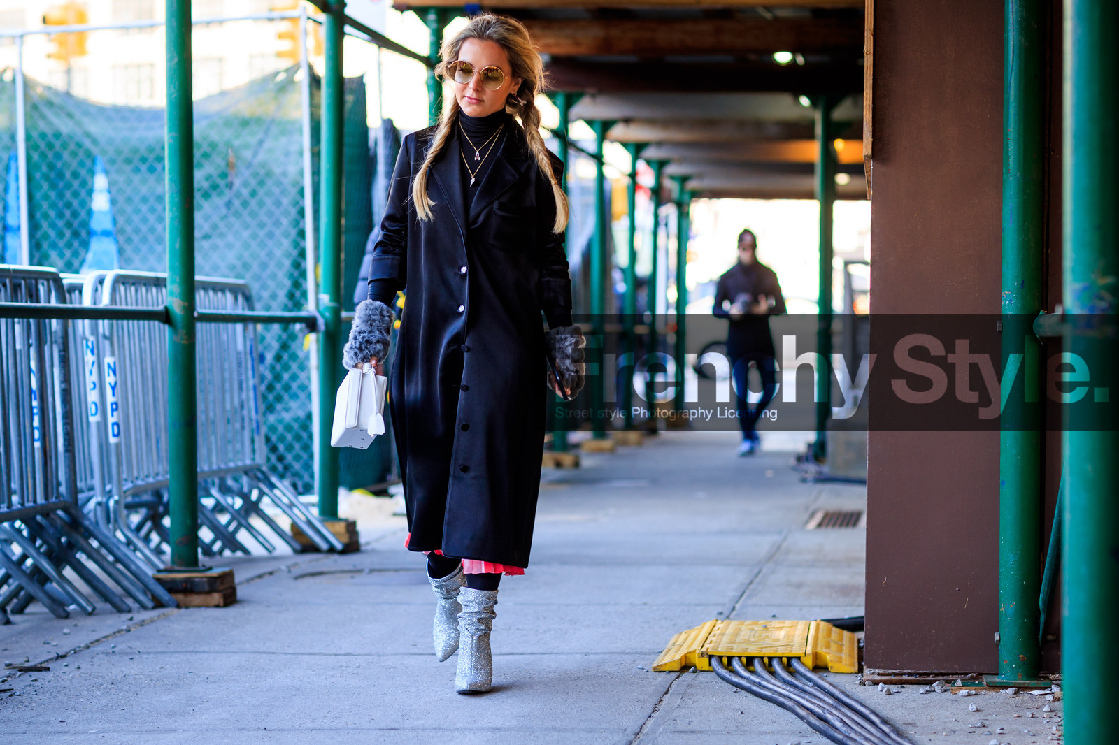 black coat, glitter, high heels, leather bag, leather shoes, shiny boots, silver shoes, sunglasses, fashion week, frenchystyle, FW, jonathan paciullo, street style, NYFW, NEW YORK, AUTUMN WINTER 2018-2019, AW 18-19, FALL WINTER 2018-2019, FW 18-19, atmosphere details, horizontal, full length