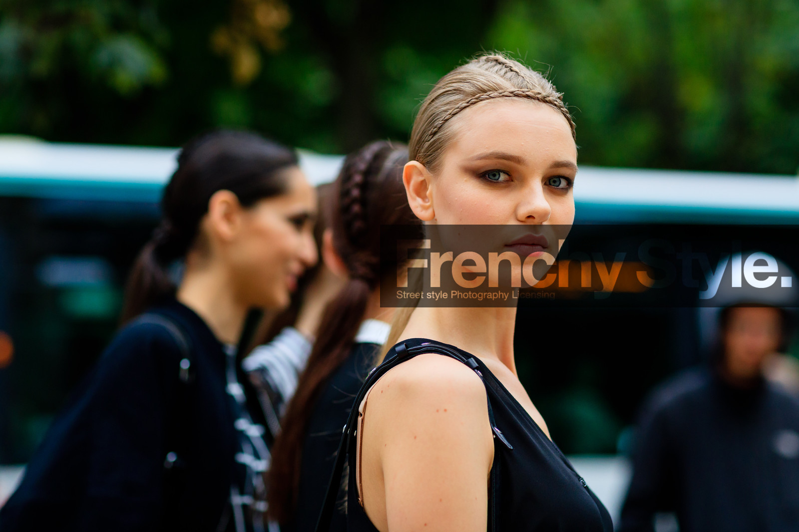 atmosphere details, AUTUMN WINTER 2016-2017, AW 16-17, black dress, braids, detail, eyeshadow, FALL WINTER 2016-2017, fashion week, frenchystyle, FW, FW 16-17, HAUTE COUTURE, headband, horizontal, jonathan paciullo, MENSWEAR, model, PARIS, PFW, Stasha Yatchuk, street style