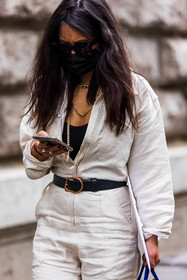 beige jumpsuit, belt, black belt, black sunglasses, facial mask, gold chain, gold necklace, jumpsuit, leather belt, necklace, oversize sunglasses, sunglasses, street style, jonathan paciullo, FW, frenchystyle, fashion week, PFW, PARIS, SPRING SUMMER 2022, SS 22, vertical, atmosphere details
