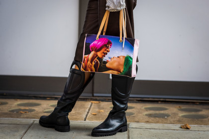 boots, black, leather, details, handbag, print, midi skirt, fashion week, frenchystyle, FW, jonathan paciullo, street style, SPRING SUMMER 2022, SS 22, LFW, LONDON, horizontal, atmosphere details, detail
