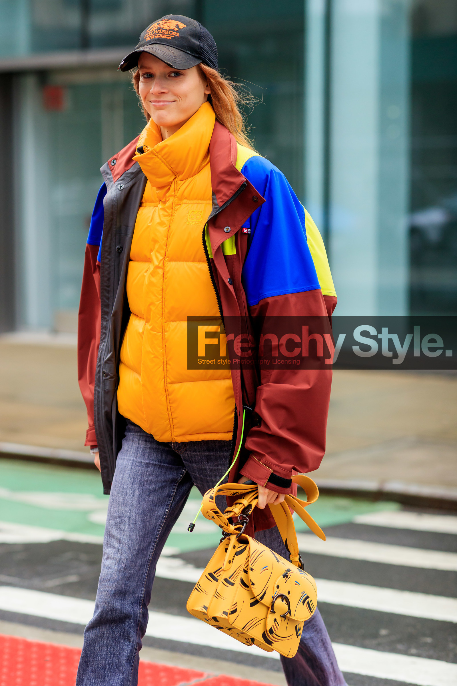 model, black cap, orange coat, down jacket, layered jacket, raincoat, blue coat, blue parka, red parka, red coat, oversize parka, oversize coat, coach bag, yellow leather bag, printed bag, grey jeans, fashion week, frenchystyle, FW, jonathan paciullo, street style, NYFW, NEW YORK, AUTUMN WINTER 2020-2021, FALL WINTER 2020-2021, FW 20-21, vertical, atmosphere details, detail