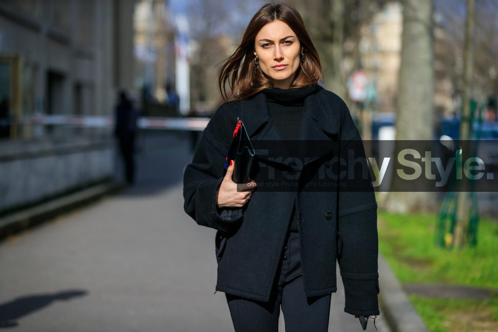 atmosphere details, AUTUMN WINTER 2017-2018, AW 17-18, black bag, black jacket, black pants, black sweater, detail, FALL WINTER 2017-2018, fashion week, frenchystyle, FW, FW 17-18, giorgia tordini, horizontal, jonathan paciullo, leather bag, PARIS, PFW, street style, tone on tone, total look black, trousers