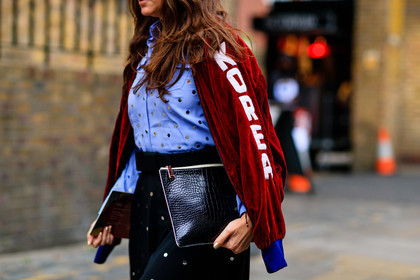 atmosphere details, black bag, black skirt, blue shirt, bomber jacket, bordeaux, burgundy, detail, embroidered jacket, fashion week, frenchystyle, FW, horizontal, jonathan paciullo, leather bag, LFW, LONDON, over the shoulder, polka dot, printed jacket, printed shirt, printed skirt, red jacket, SPRING SUMMER 2017, SS 17, street style, woman