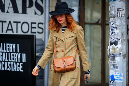 beige coat, black hat, brown bag, checked, leather bag, plaid, printed coat, stripes, sunglasses, tartan, street style, jonathan paciullo, FW, frenchystyle, fashion week, NYFW, NEW YORK, AUTUMN WINTER 2018-2019, AW 18-19, FALL WINTER 2018-2019, FW 18-19, atmosphere details, horizontal, detail, christene barberich