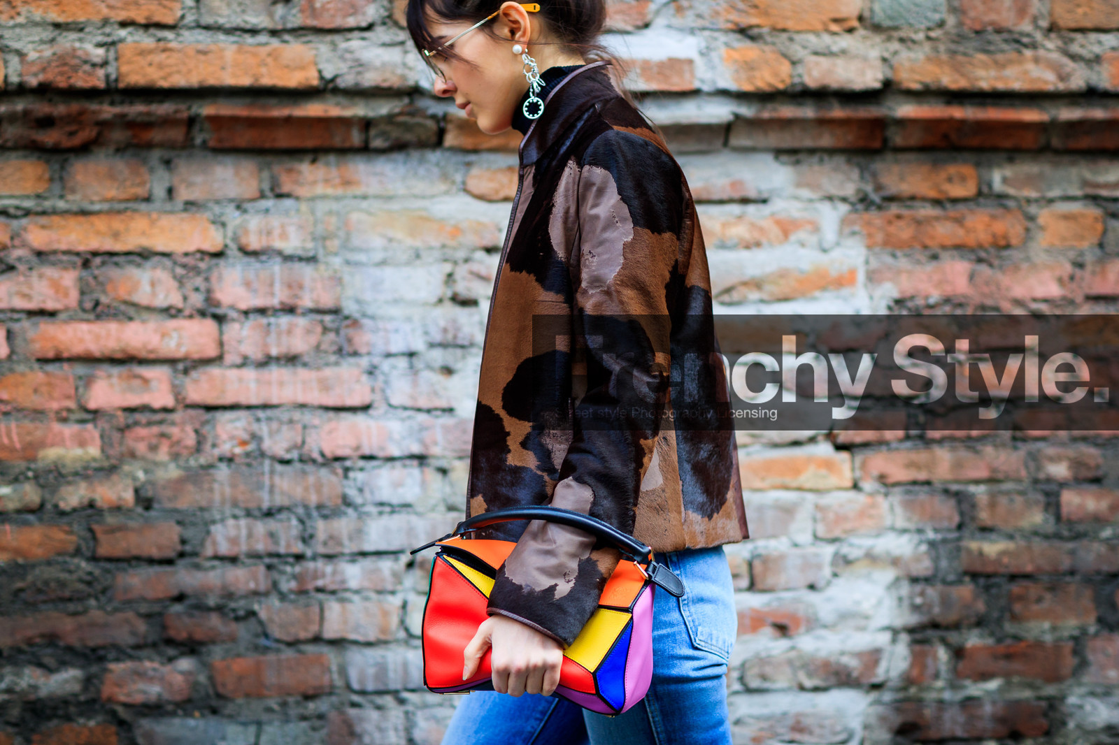 atmosphere details, AUTUMN WINTER 2017-2018, AW 17-18, blue denim, brown jacket, denim pants, detail, doina ciobanu, earrings, FALL WINTER 2017-2018, fashion week, frenchystyle, FW, FW 17-18, graphic bag, horizontal, jeans, jonathan paciullo, leather bag, loewe, MFW, MILAN, multicolor bag, patchwork, printed bag, printed jacket, street style, sunglasses, trousers