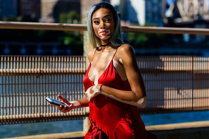 atmosphere details, choker, detail, fashion week, frenchystyle, FW, horizontal, iphone, jonathan paciullo, NEW YORK, NYFW, red dress, SPRING SUMMER 2017, SS 17, street style, winnie harlow, woman