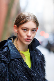 atmosphere details, AUTUMN WINTER 2016-2017, AW 16-17, black coat, black fur, black jacket, detail, eyeshadow, fashion week, frenchystyle, fur coat, fur jacket, FW, FW 16-17, jonathan paciullo, model, NEW YORK, NYFW, ondria hardin, street style, vertical, woman, yellow sweater