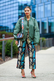 AUTUMN WINTER 2016-2017, AW 16-17, baguette clutch, blue, blue clutch, bomber jacket, braids, embroidered bag, embroidered pants, FALL WINTER 2016-2017, fashion week, fendi, floral, flower, frenchystyle, full length, FW, FW 16-17, graphic clutch, graphic pants, green, green jacket, grey, high heels, jonathan paciullo, kaki, kaki jacket, LFW, LONDON, MENSWEAR, multicolor, multicolor pants, multicolor shoes, orange, pink, printed pants, red, red lips, street style, trousers, turquoise, vertical, yellow