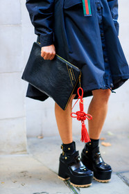 atmosphere details, balenciaga, black bag, black clutch, black coat, black jacket, black shoes, blazer, detail, fashion week, frenchystyle, FW, high heels, jonathan paciullo, leather bag, leather shoes, LFW, LONDON, north face, parka, red sweater, SPRING SUMMER 2018, SS 18, street style, vertical