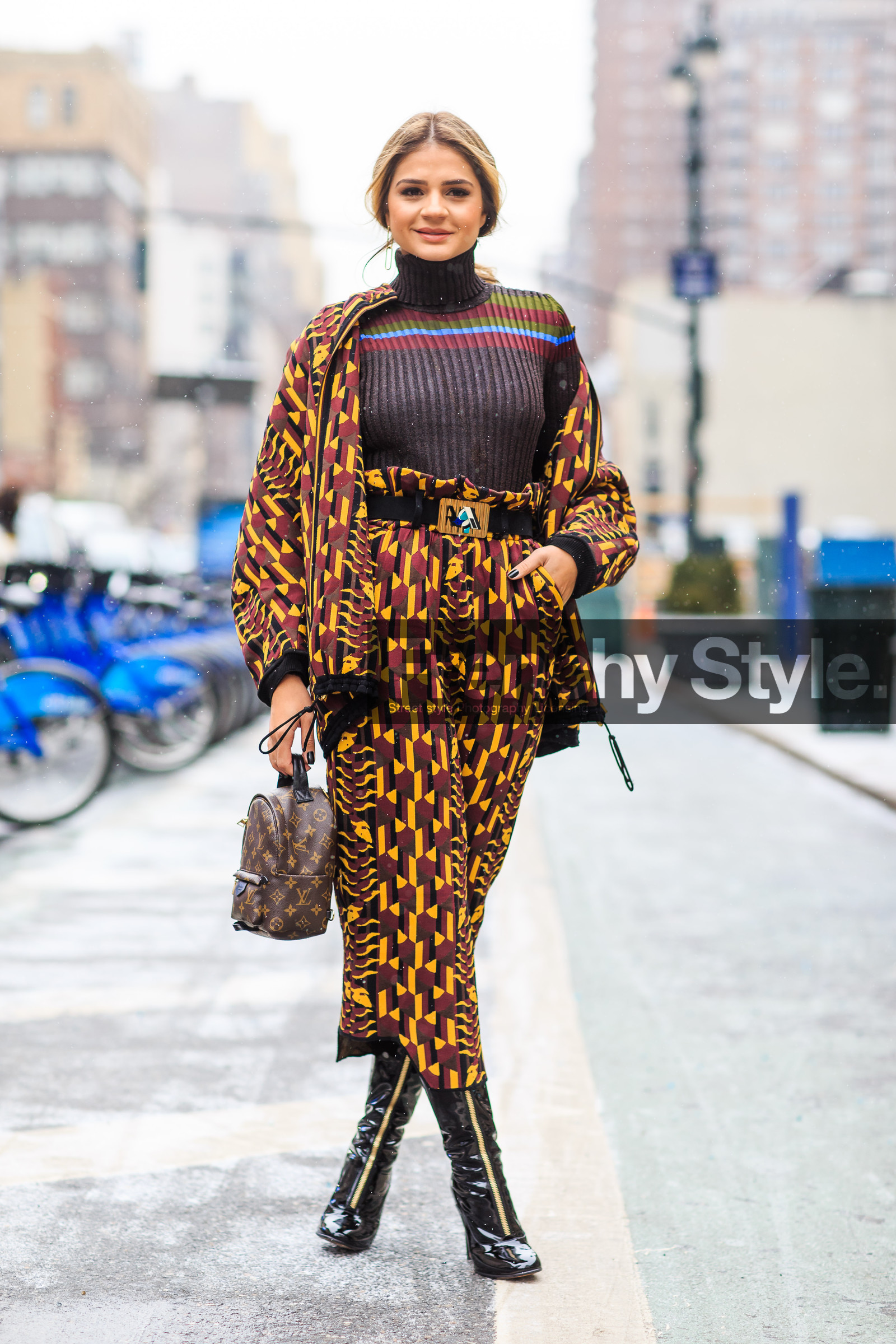 AUTUMN WINTER 2016-2017, AW 16-17, backpack, black, black belt, black boots, brown, brown bag, brown sweater, fashion week, frenchystyle, full length, FW, FW 16-17, geometric, graphic, graphic jacket, graphic pants, high boots, high heels, jonathan paciullo, leather bag, leather boots, louis vuitton, monogram, NEW YORK, NYFW, printed jacket, printed pants, psychedelic, red, silk pants, street style, thassia naves, turtleneck sweater, varnished leather shoes, vertical, woman, yellow, zip