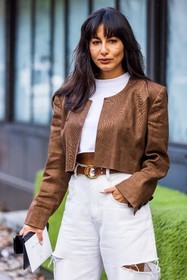 belt, brown jacket, camel belt, crop jacket, denim, destoyed denim, jacket, jean, Nausheen Shah, white denim, white jean, white t-shirt, fashion week, frenchystyle, FW, jonathan paciullo, street style, PFW, PARIS, SPRING SUMMER 2022, SS 22, vertical, atmosphere details