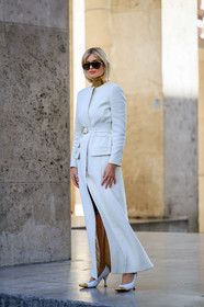 xenia adonts, aviator sunglasses, tom ford sunglasses, white jacket, long jacket, belted jacket, jacket dress, white leather belt, white leather shoes, golden shoes, quilted shoes, high heels shoes, golden chocker, big chocker, big necklace, elie saab jacket, elie saab dress, elie saab look, elie saab belt, bottega veneta shoes, fashion week, frenchystyle, FW, jonathan paciullo, street style, PFW, PARIS, vertical, full length