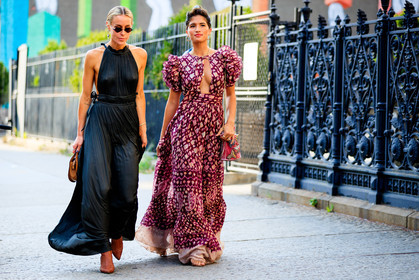 black dress, brown shoes, camel bag, earrings, embroidered bag, graphic dress, leather bag, leather shoes, long dress, pink bag, pink dress, pleated dress, printed dress, ruffles, sunglasses, fashion week, frenchystyle, FW, jonathan paciullo, street style, NYFW, NEW YORK, SPRING SUMMER 2019, SS 19, atmosphere details, horizontal, full length