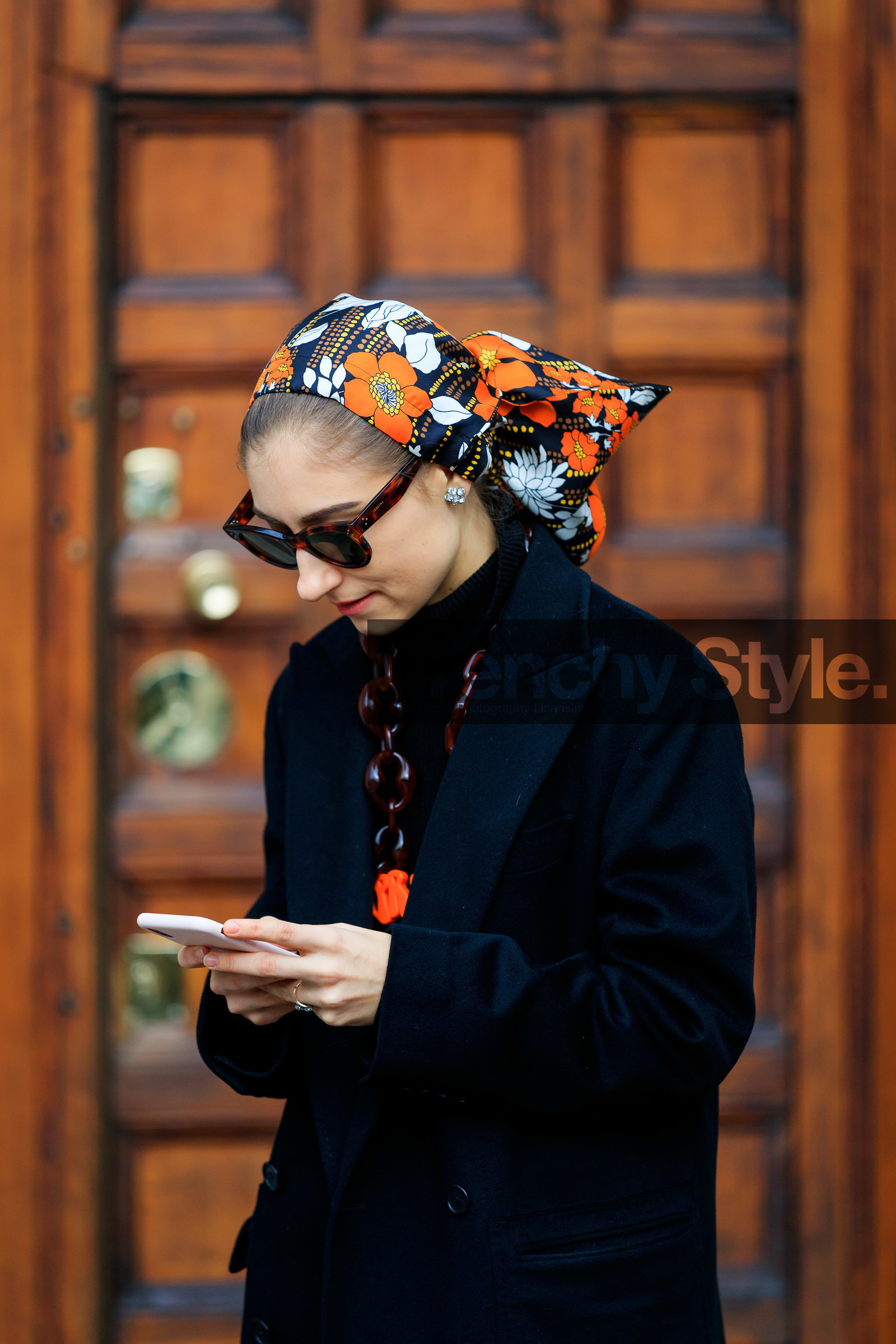black jacket, floral, flowers, headscarf, jenny walton, necklace, prada, sunglasses, MILAN, MFW, fashion week, frenchystyle, FW, jonathan paciullo, street style, AUTUMN WINTER 2019-2020, AW 19-20, FALL WINTER 2019-2020, FW 19-20, vertical, atmosphere details, detail