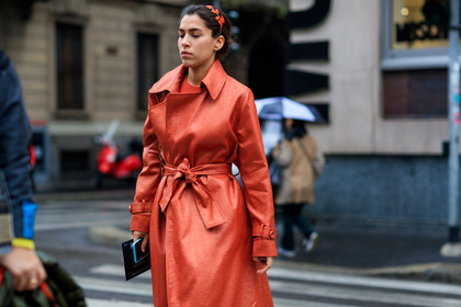 red coat, trench coat, leather coat, fashion week, frenchystyle, FW, jonathan paciullo, street style, MFW, MILAN, AUTUMN WINTER 2018-2019, FALL WINTER 2018-2019, FW 18-19, horizontal, atmosphere details