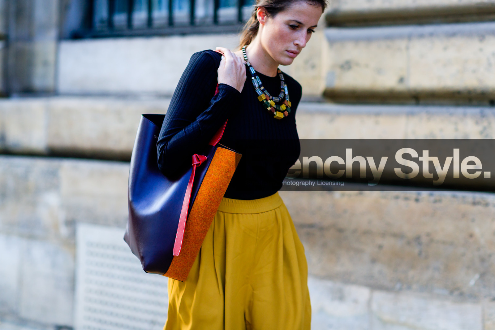 atmosphere details, black bag, black sweater, céline, detail, fashion week, frenchystyle, FW, horizontal, jonathan paciullo, leather bag, necklace, PARIS, PFW, SPRING SUMMER 2017, SS 17, street style, trousers, yellow pants