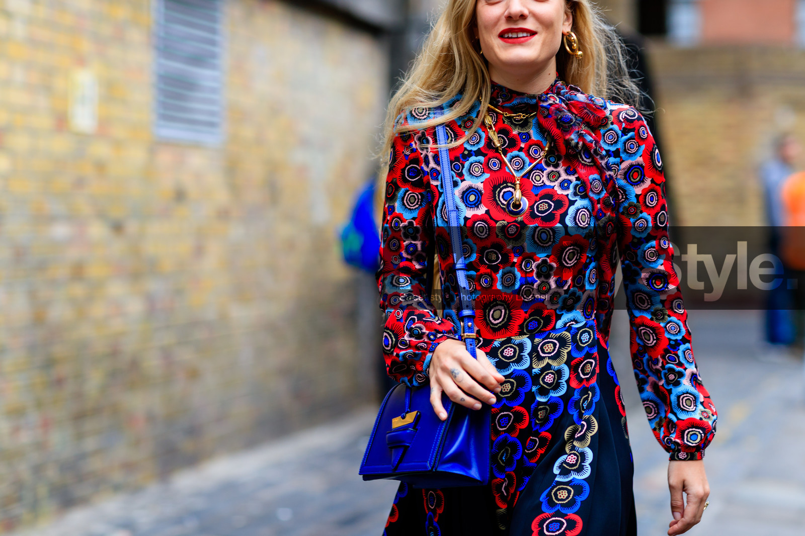 atmosphere details, blue bag, detail, embroidered dress, fashion week, floral, flower, frenchystyle, FW, horizontal, jonathan paciullo, kate foley, leather bag, LFW, LONDON, printed dress, SPRING SUMMER 2017, SS 17, street style, woman