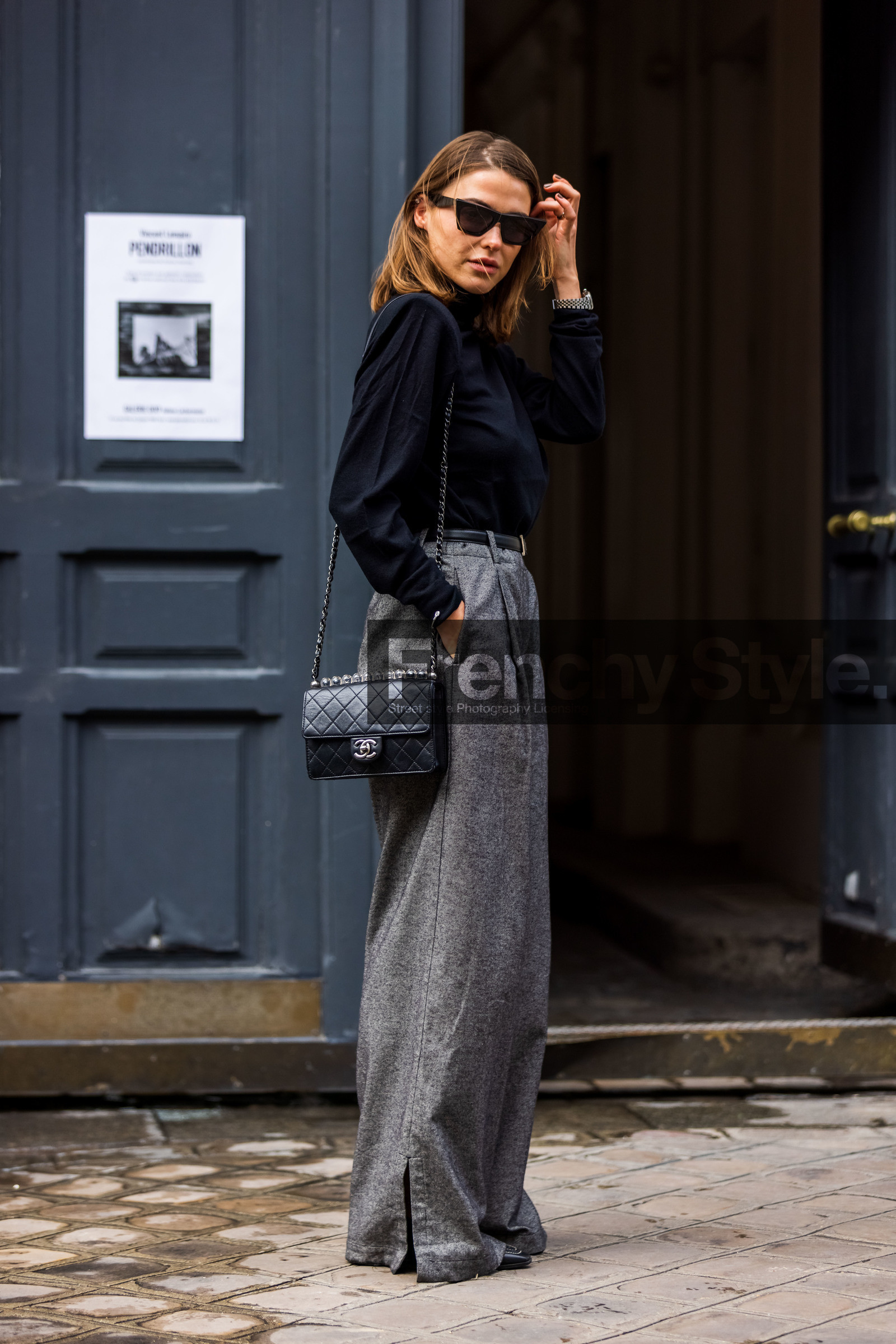 bag, belt, black belt, black sunglasses, chanel bag, flare pants, grey pants, pants, quilted bag, Sophia Roe, sunglasses, street style, jonathan paciullo, FW, frenchystyle, fashion week, PFW, PARIS, SPRING SUMMER 2022, SS 22, vertical, full length