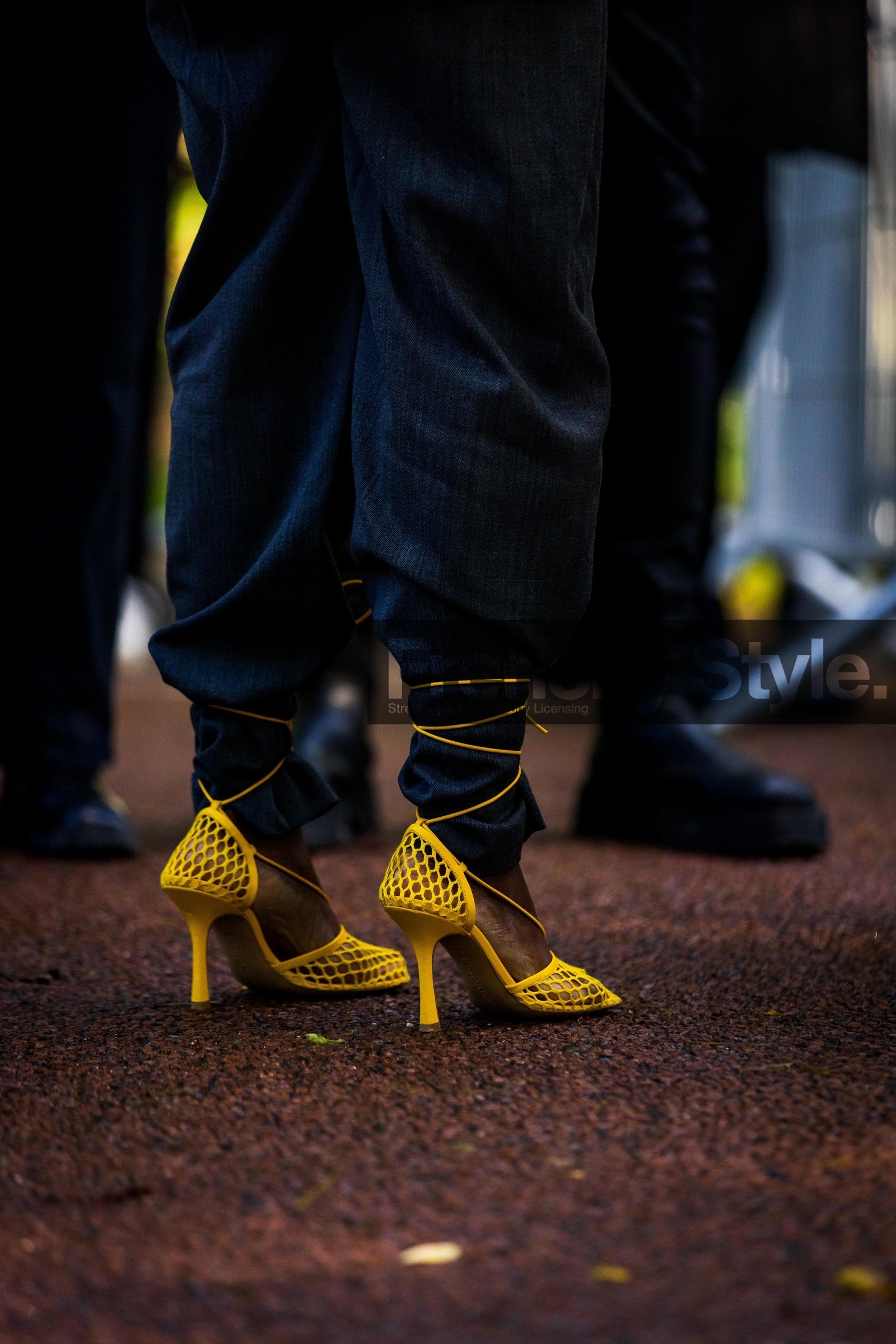 bottega veneta sandals, close up, detail, lace up shoes, yellow sandals, yellow shoes, street style, jonathan paciullo, FW, frenchystyle, fashion week, PFW, PARIS, SPRING SUMMER 2022, SS 22, vertical, atmosphere details