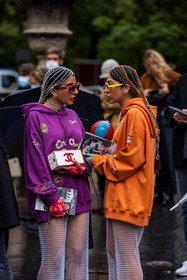 chanel look, choker, clutch, color, detail, hairstyle, hoodie, mitten, orange hoodie, pants, pearls, purple hoodie, purple sunglasses, red mitten, sandals, silver choker, silver clutch, silver pants, statement, statement pants, strass, strass pants, sunglasses, duo, orange hoodies, yellow sunglasses, fashion week, frenchystyle, FW, jonathan paciullo, street style, PFW, PARIS, SPRING SUMMER 2022, SS 22, vertical, atmosphere details
