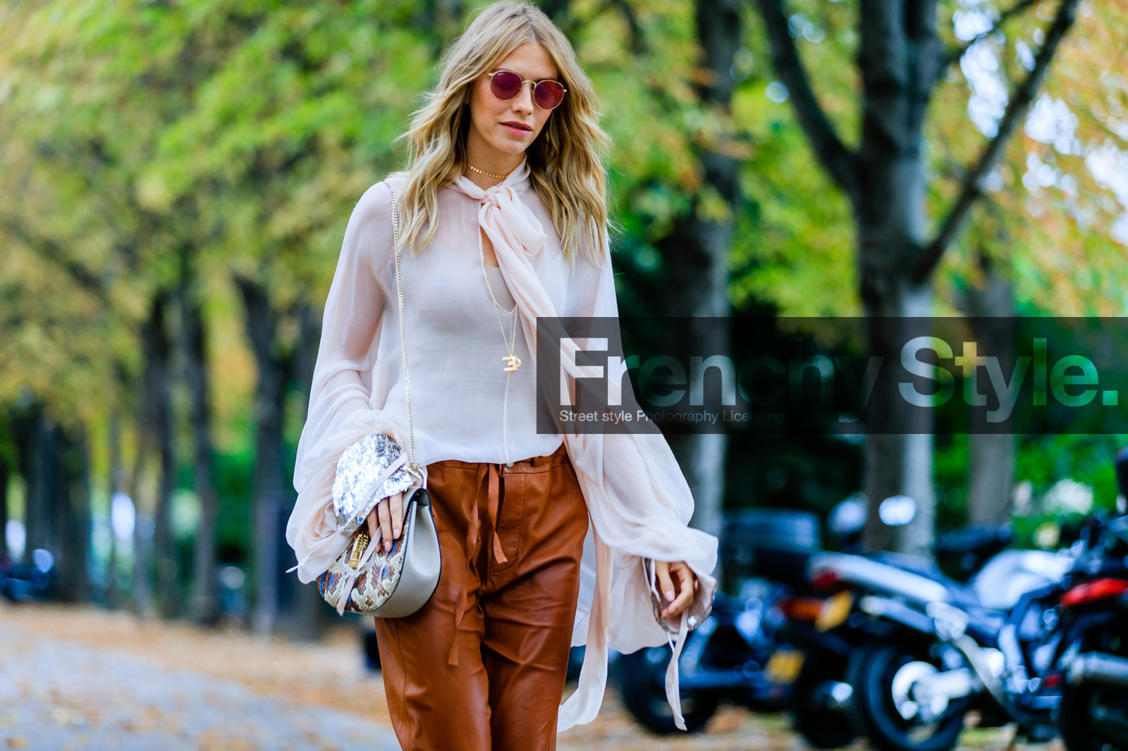 atmosphere details, brown pants, chloe, detail, elena perminova, fashion week, frenchystyle, FW, horizontal, jonathan paciullo, leather bag, leather pants, PARIS, PFW, pink shirt, silk shirt, SPRING SUMMER 2017, SS 17, street style, sunglasses, trousers