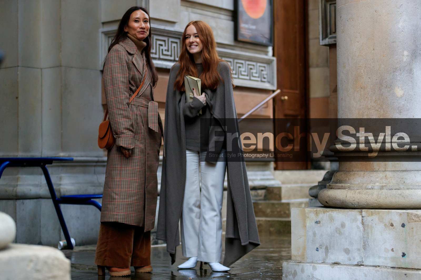 elizabeth von der goltz, Libby Jane Page, camel leather bag, crossbody bag, beige pullover, turtleneck pullover, checked coat, belted coat, red coat, velvet pants, corduroy pants, flare pants, camel pants, kaki pullover, kaki cape, woolen cape, white leather clutch, white leather boots, white jeans, fashion week, frenchystyle, FW, jonathan paciullo, street style, LFW, LONDON, AUTUMN WINTER 2020-2021, FALL WINTER 2020-2021, FW 20-21, horizontal, atmosphere details, full length