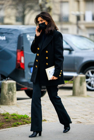 total black look, buttoned jacket, black jacket, black mask: black pants, black boots, heeled boots, fashion week, frenchystyle, FW, jonathan paciullo, street style, PARIS, PFW, SPRING SUMMER 2022, SS 22, full length, vertical, Emmanuelle Alt