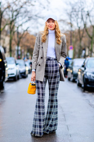 AUTUMN WINTER 2017-2018, AW 17-18, beige jacket, blazer, checked pants, FALL WINTER 2017-2018, fashion week, flare pants, frenchystyle, full length, FW, FW 17-18, graphic pants, jonathan paciullo, PARIS, PFW, plaid, printed pants, roberta benteler, street style, tartan, trousers, vertical, white top, yellow bag