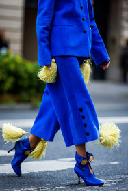 blue boots, blue jacket, blue pants, boots, Candela Novembre, color, culotte, electric blue, jacket, leather boots, leather jacket, leather pants, pants, pompon, statement boots, street style, jonathan paciullo, FW, frenchystyle, fashion week, PFW, PARIS, SPRING SUMMER 2022, SS 22, vertical, atmosphere details