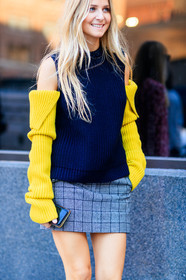 atmosphere details, checked skirt, detail, fashion week, frenchystyle, FW, grey skirt, jonathan paciullo, mini skirt, navy sweater, NEW YORK, NYFW, plaid, SPRING SUMMER 2018, SS 18, street style, vertical