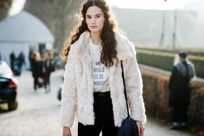 black bag, black denim, christian dior, denim pants, fur jacket, jeans, leather bag, printed t shirt, trousers, white fur, white t shirt, fashion week, frenchystyle, FW, jonathan paciullo, street style, PFW, PARIS, SPRING SUMMER 2017, SS 17, HAUTE COUTURE, atmosphere details, detail, horizontal, portrait, model