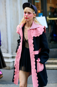 black bag, black cap, black coat, black skirt, eyeshadow, graphic jacket, leather bag, pink coat, printed jacket, red lips, MILAN, MFW, fashion week, frenchystyle, FW, jonathan paciullo, street style, AUTUMN WINTER 2019-2020, AW 19-20, FALL WINTER 2019-2020, FW 19-20, vertical, atmosphere details, detail